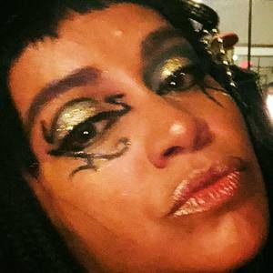 Meet your Posher, Tania